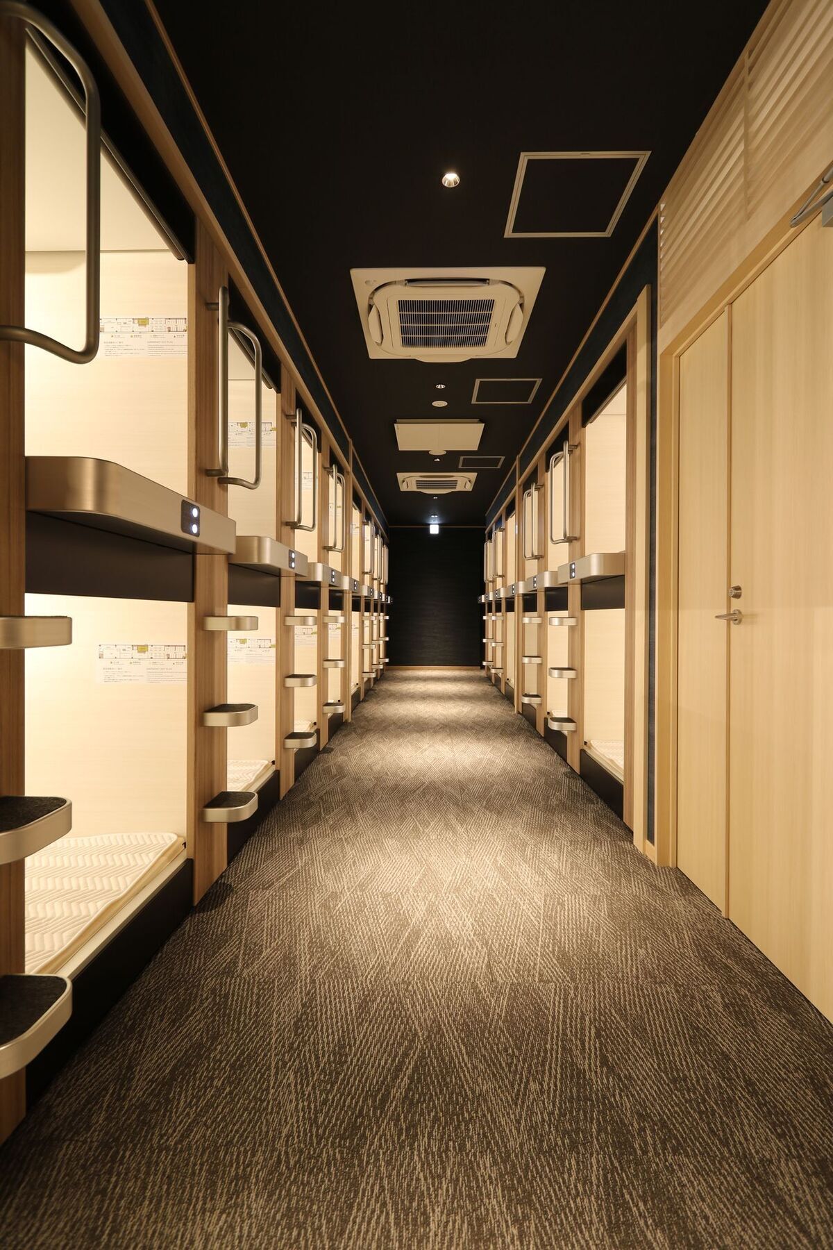 Cabin & Capsule Hotel J-Ship Osaka Namba Exteriér fotografie